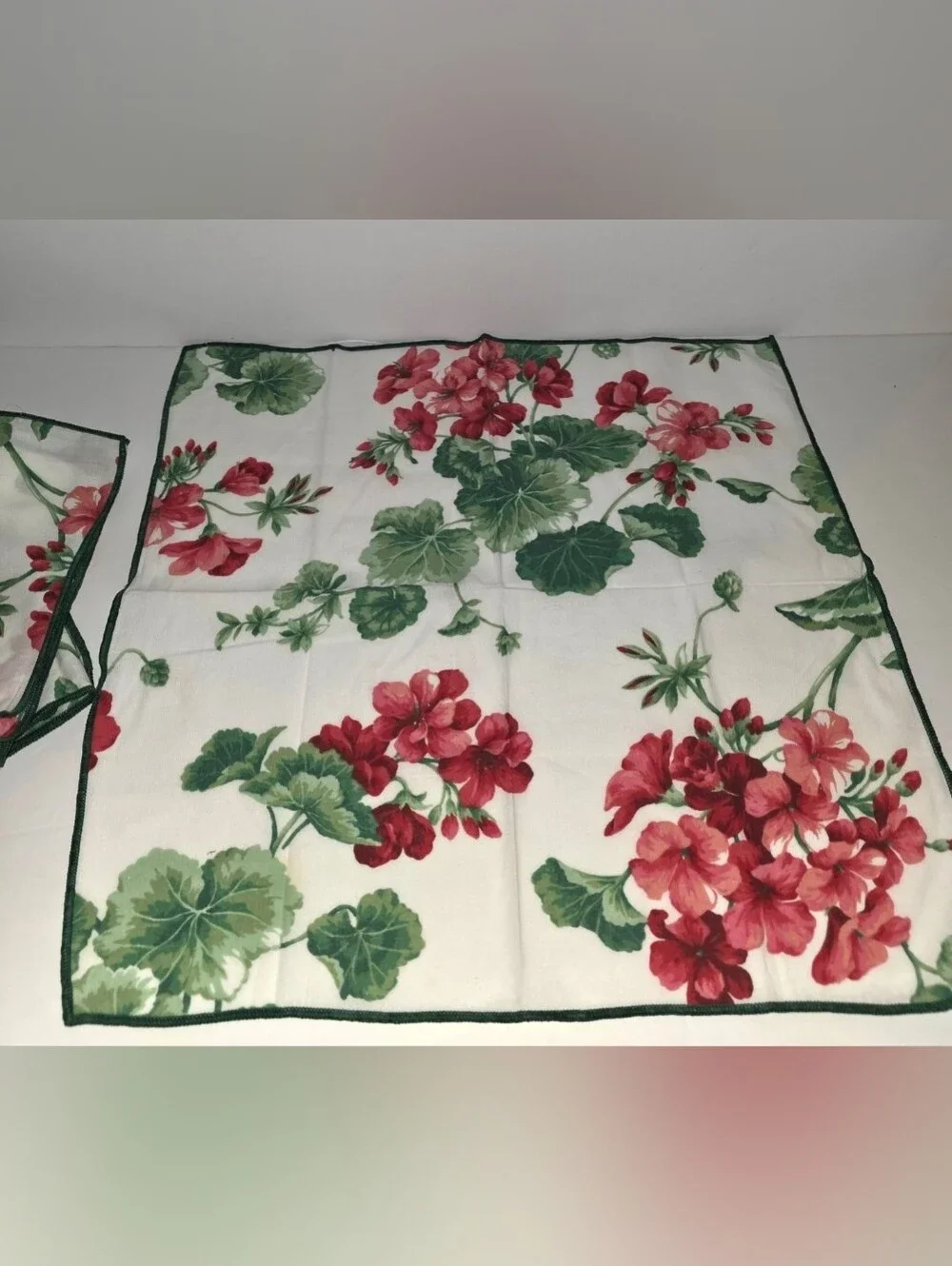 Vintage Retired Williams Sonoma GERANIUM Table Linen Set Read For Details
